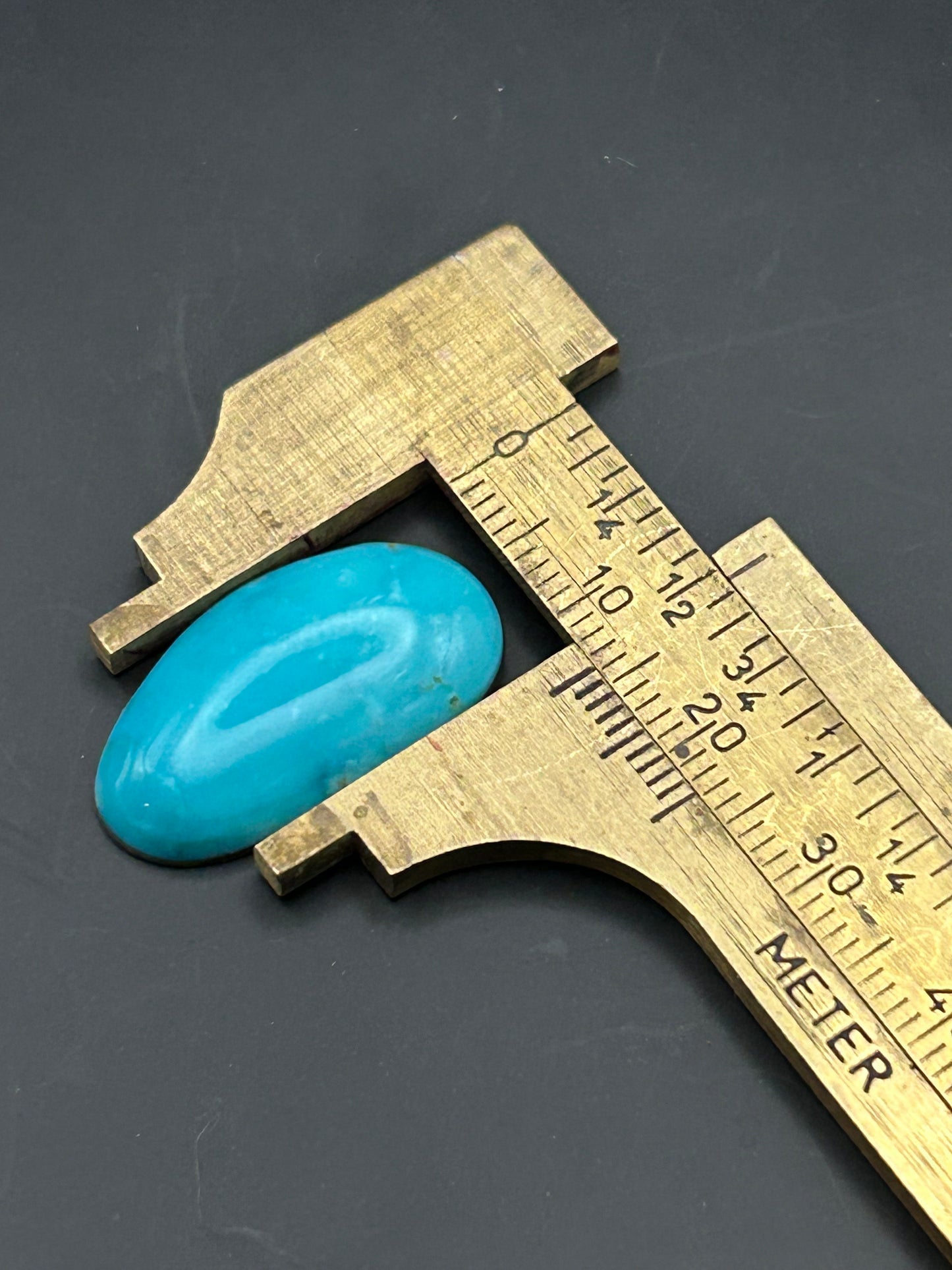 kingman turquoise 10.7cts cabochon