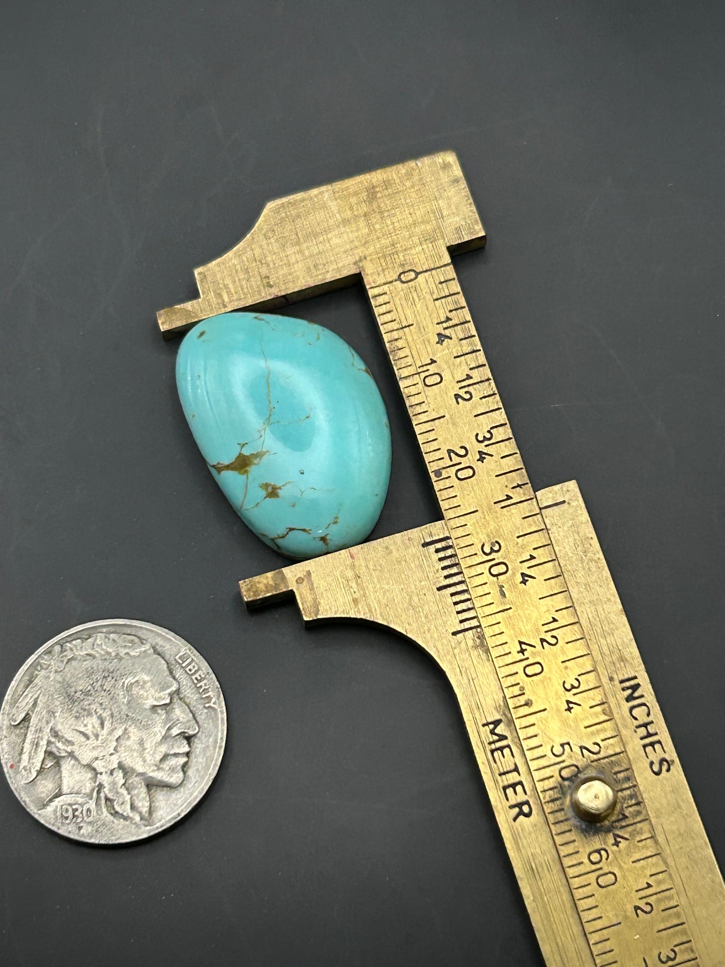 Kingman Turquoise 23ct cabochon