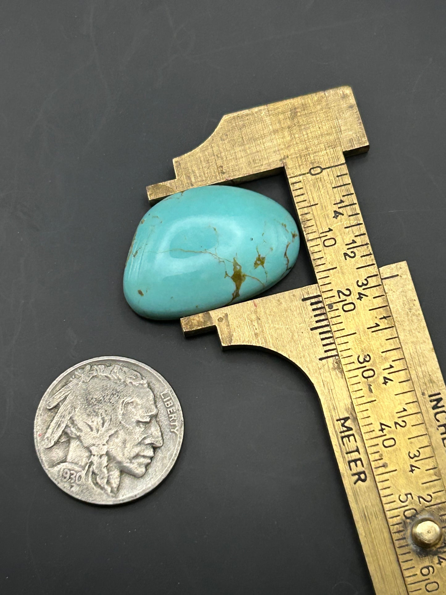 Kingman Turquoise 23ct cabochon