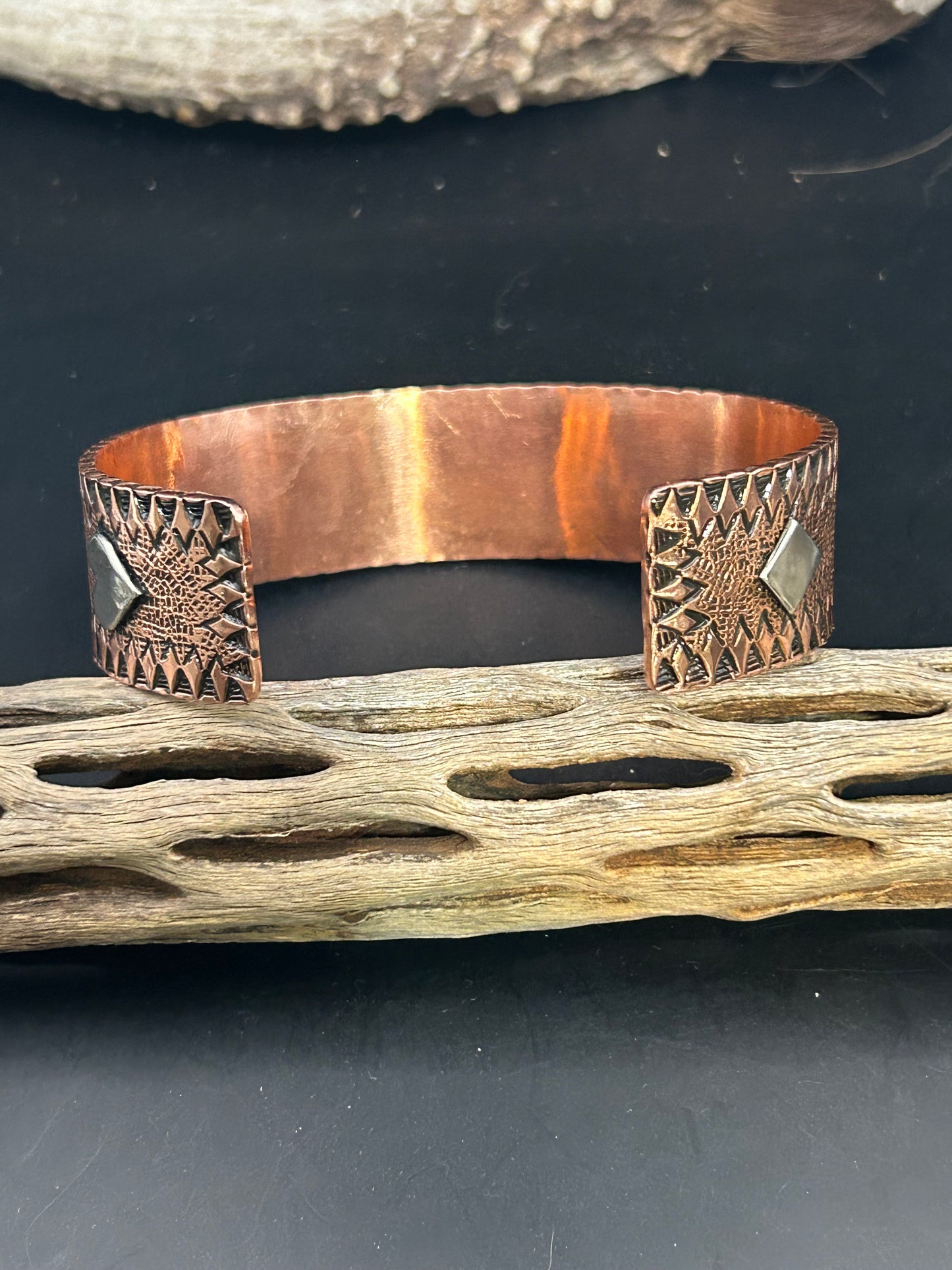 The Gambler Cuff Size 8